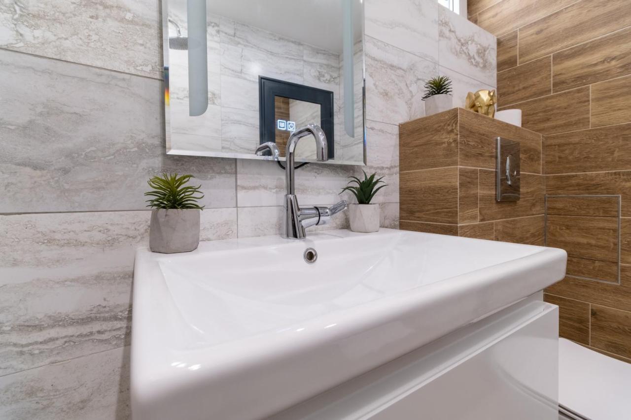 Chic 1Br Apartment With Balcony In Φιλιππούπολη Εξωτερικό φωτογραφία