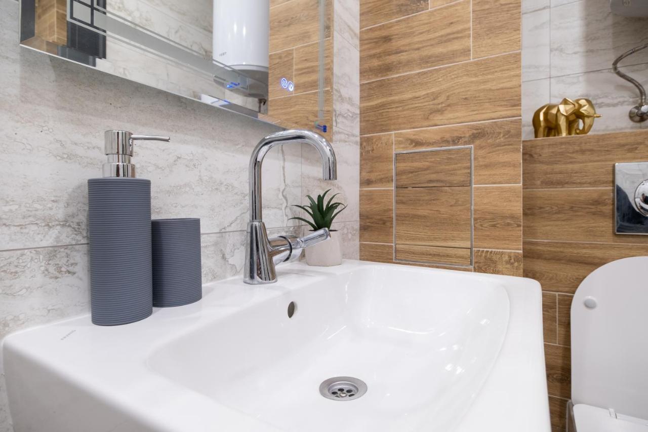 Chic 1Br Apartment With Balcony In Φιλιππούπολη Εξωτερικό φωτογραφία