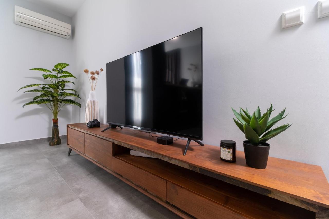 Chic 1Br Apartment With Balcony In Φιλιππούπολη Εξωτερικό φωτογραφία
